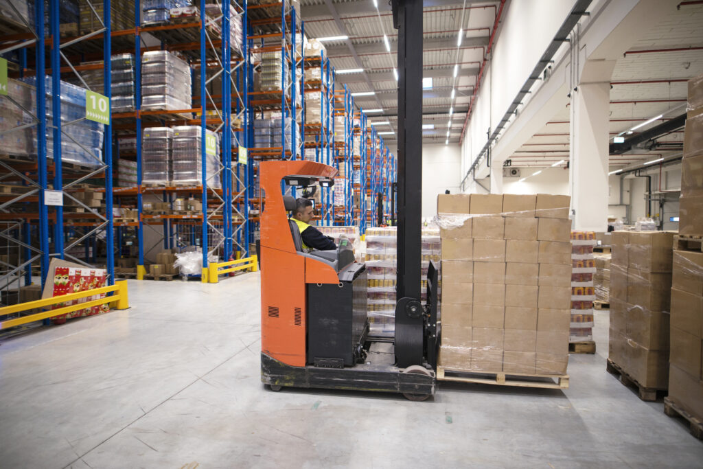 Pallet racking system in dubai